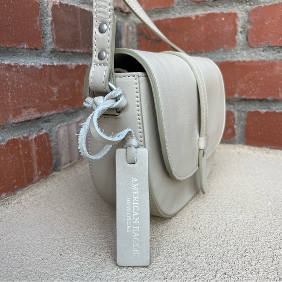 🆕American Eagle Outfitters Leather Crossbody in Khaki Cream made in Italy 🇮🇹 - Picture 4 of 11